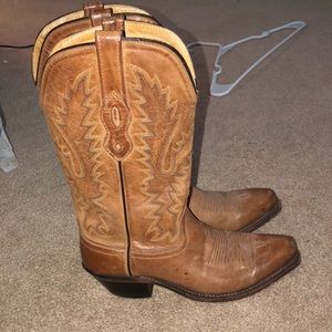 Leather brown cowgirl boots